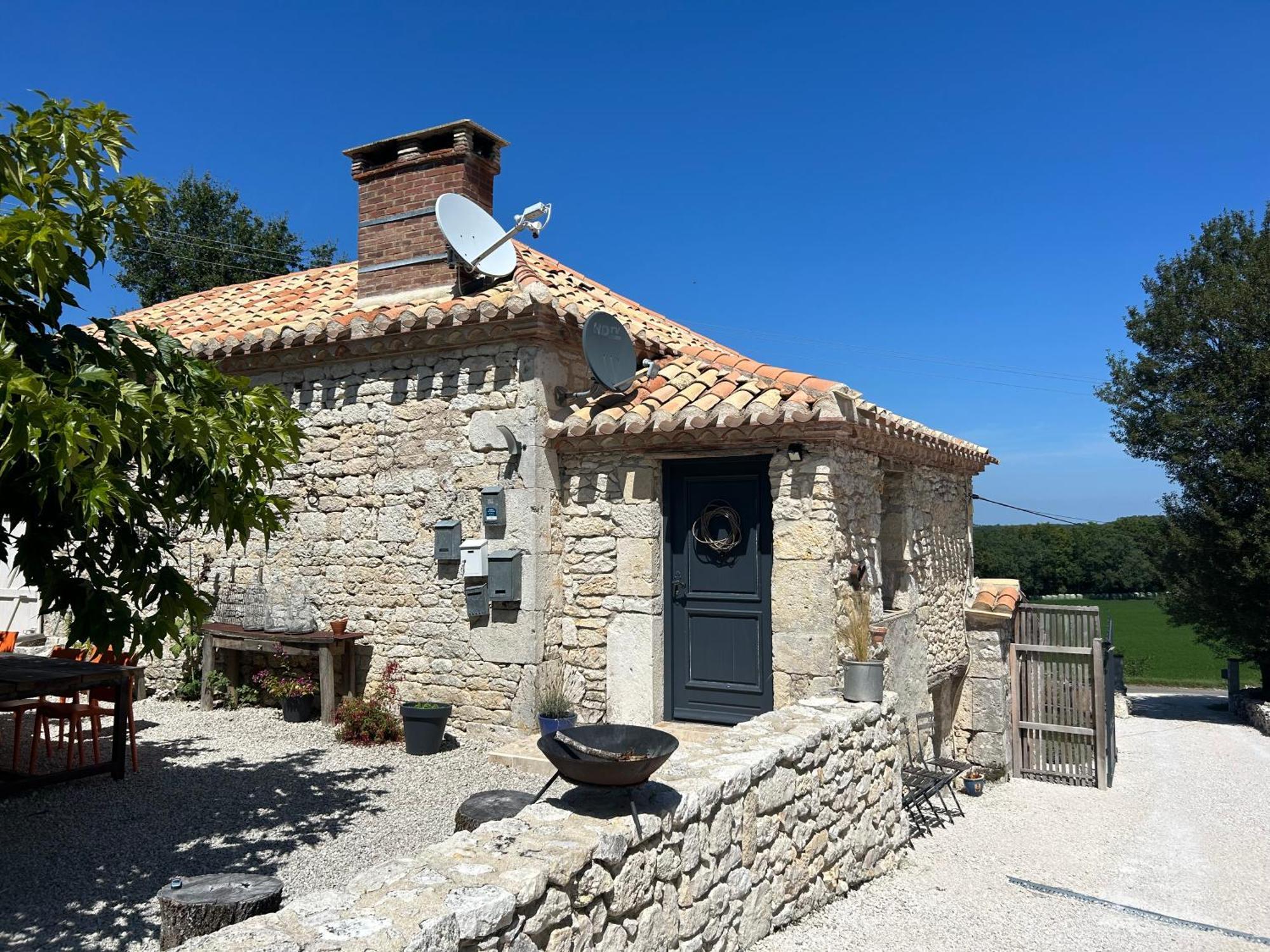 Les Fontanelles Du Quercy Blanc Villa Montcuq Екстериор снимка